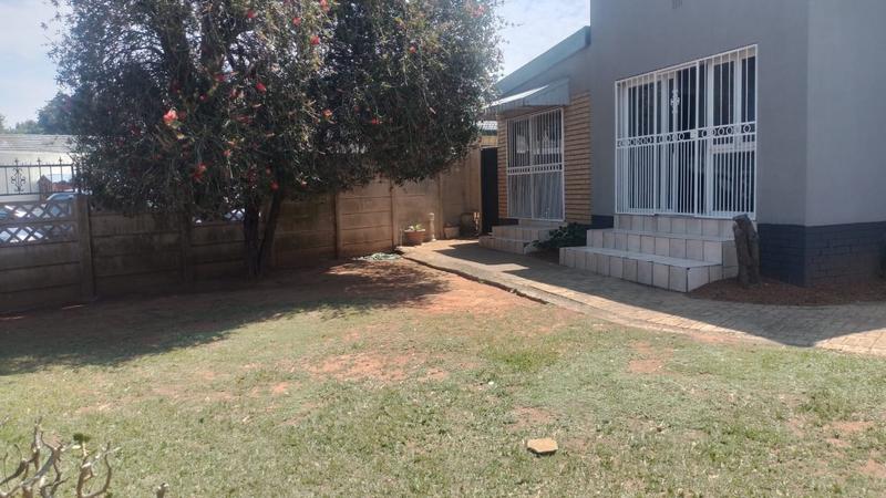 4 Bedroom Property for Sale in Greenhills Gauteng