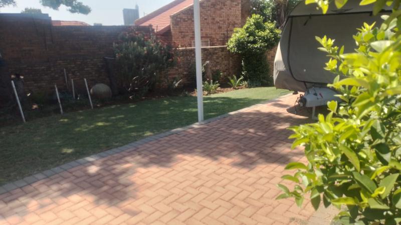 4 Bedroom Property for Sale in Helikonpark Gauteng