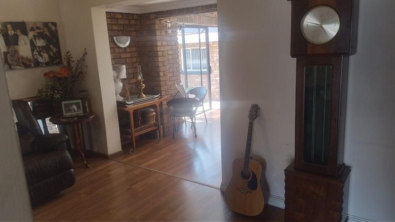 4 Bedroom Property for Sale in Helikonpark Gauteng