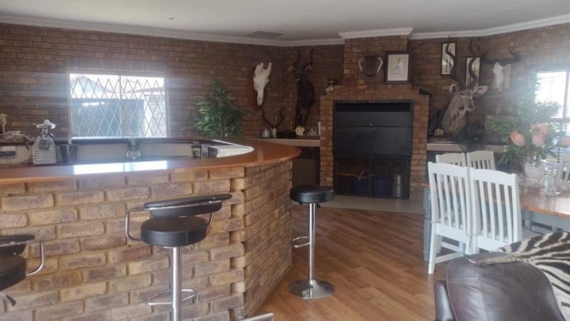 4 Bedroom Property for Sale in Helikonpark Gauteng