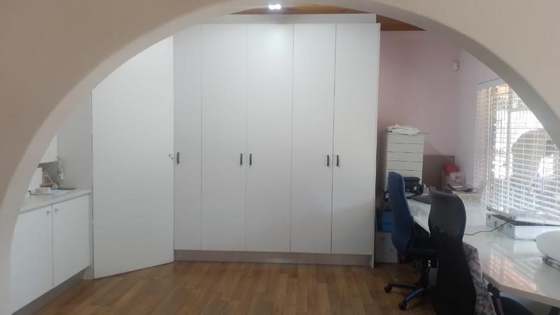 4 Bedroom Property for Sale in Helikonpark Gauteng