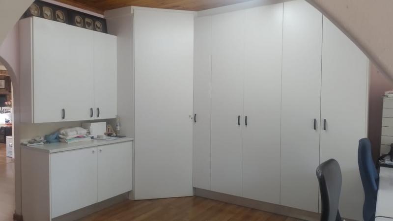 4 Bedroom Property for Sale in Helikonpark Gauteng