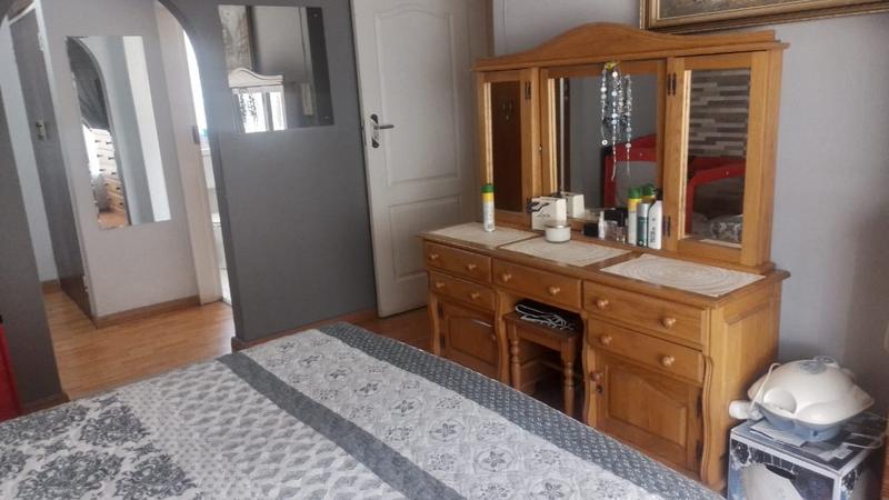 4 Bedroom Property for Sale in Helikonpark Gauteng