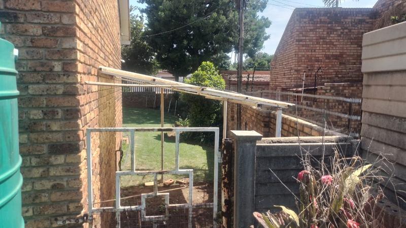 4 Bedroom Property for Sale in Helikonpark Gauteng