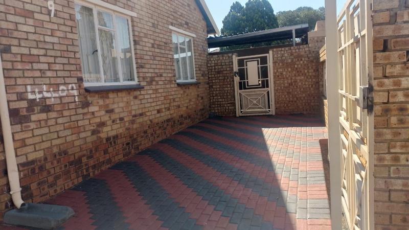 3 Bedroom Property for Sale in Mohlakeng Gauteng