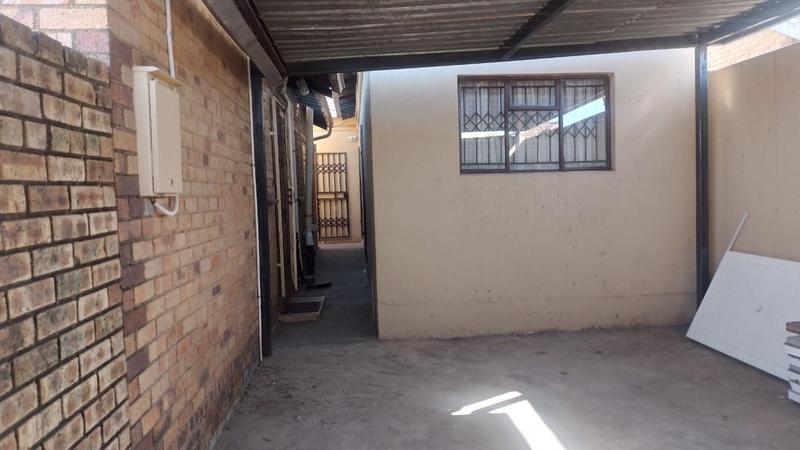 3 Bedroom Property for Sale in Mohlakeng Gauteng