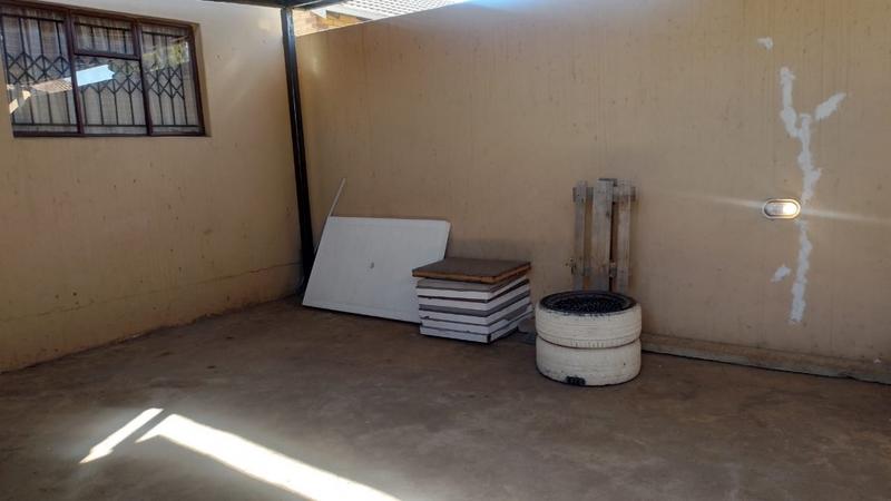 3 Bedroom Property for Sale in Mohlakeng Gauteng