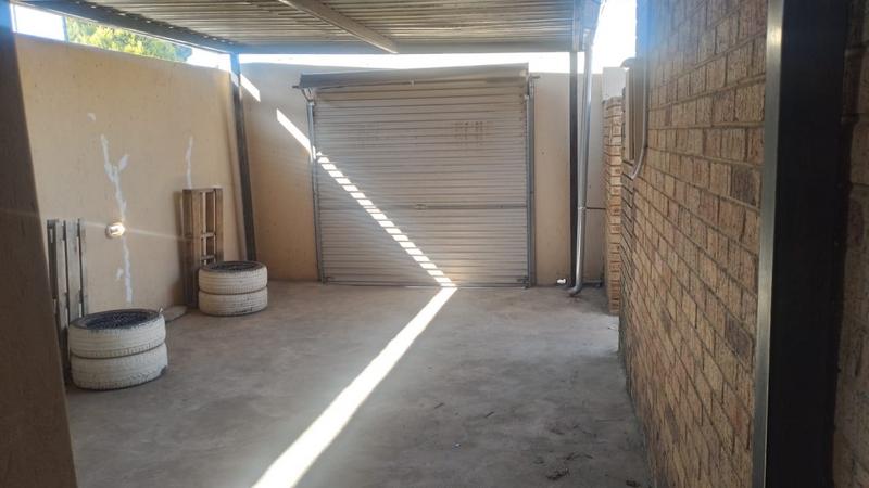 3 Bedroom Property for Sale in Mohlakeng Gauteng