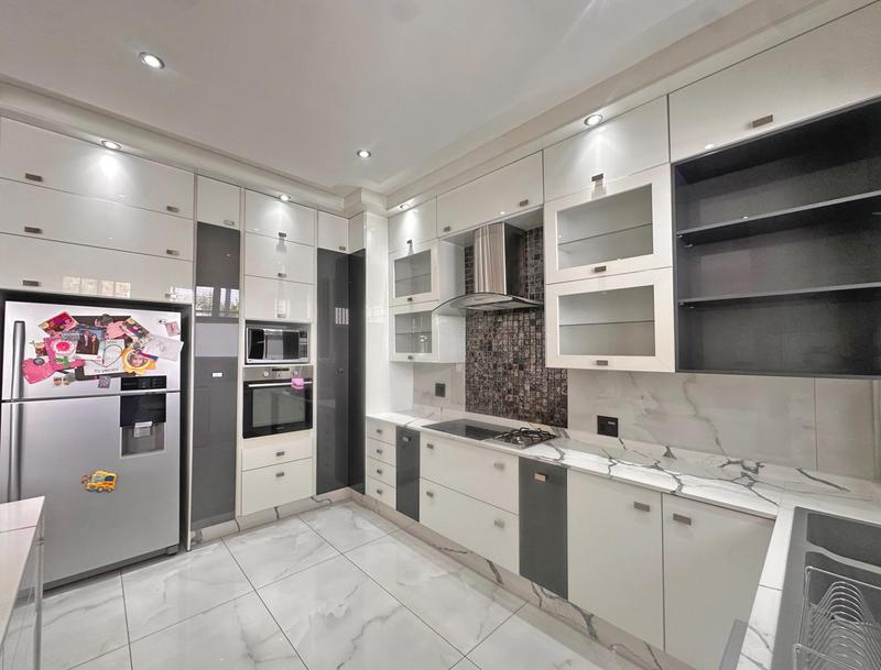To Let 4 Bedroom Property for Rent in Melrose North Gauteng