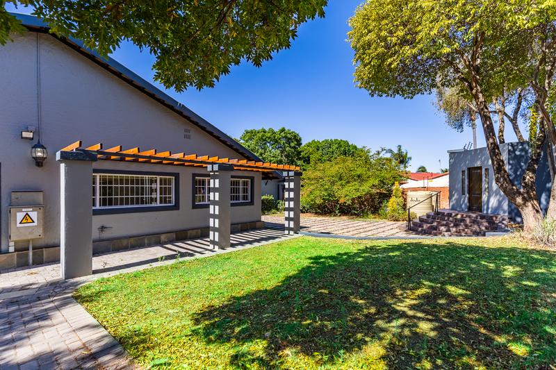 4 Bedroom Property for Sale in Ashlea Gardens Gauteng