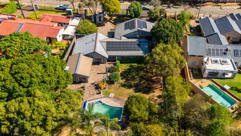 4 Bedroom Property for Sale in Ashlea Gardens Gauteng