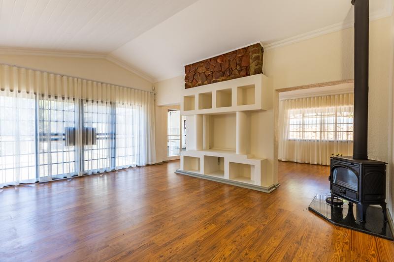 4 Bedroom Property for Sale in Ashlea Gardens Gauteng