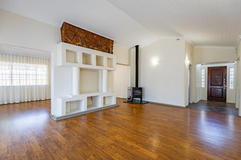 4 Bedroom Property for Sale in Ashlea Gardens Gauteng