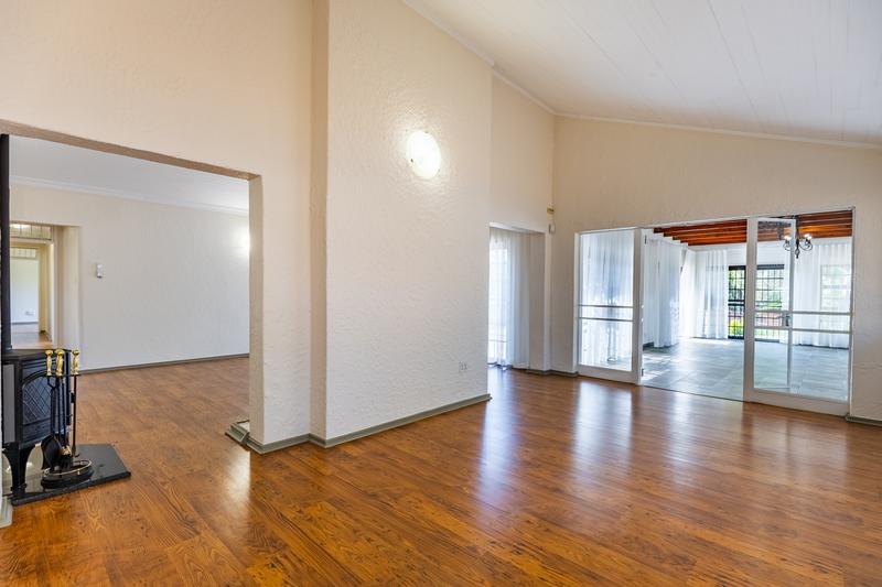 4 Bedroom Property for Sale in Ashlea Gardens Gauteng