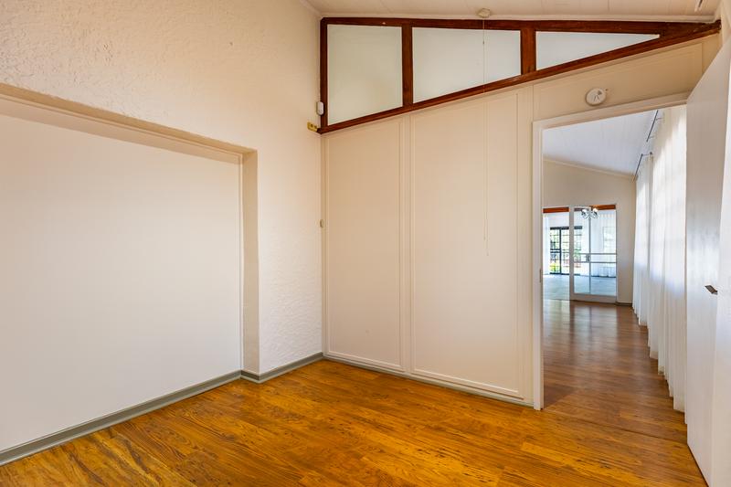 4 Bedroom Property for Sale in Ashlea Gardens Gauteng