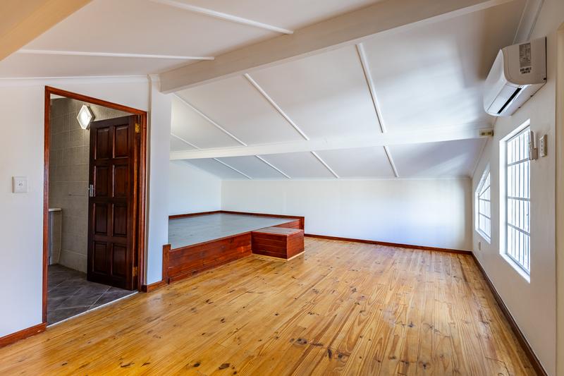4 Bedroom Property for Sale in Ashlea Gardens Gauteng