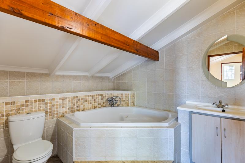 4 Bedroom Property for Sale in Ashlea Gardens Gauteng