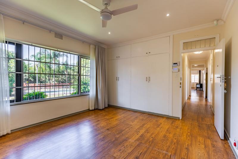 4 Bedroom Property for Sale in Ashlea Gardens Gauteng