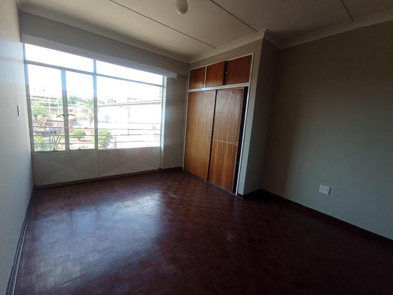 To Let 1 Bedroom Property for Rent in Florida Lake Gauteng
