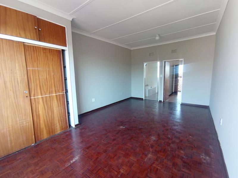 To Let 1 Bedroom Property for Rent in Florida Lake Gauteng