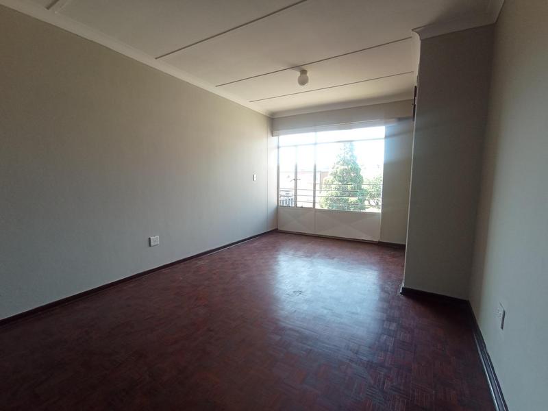 To Let 1 Bedroom Property for Rent in Florida Lake Gauteng
