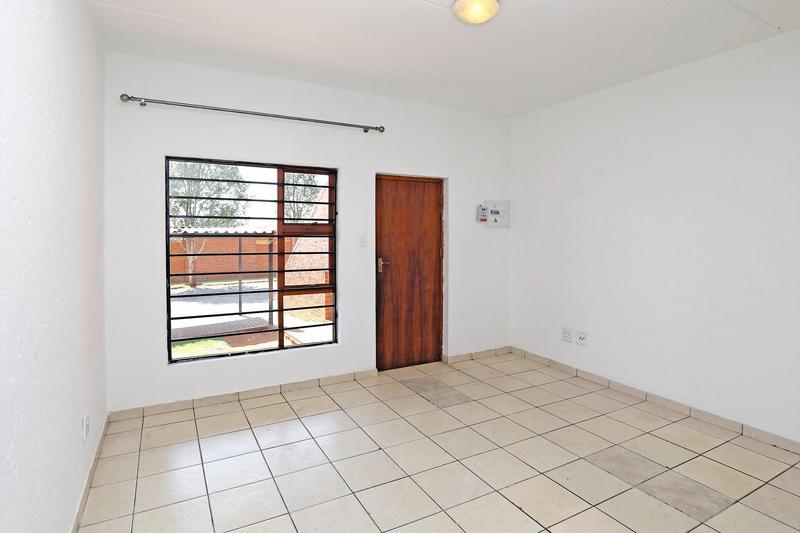 2 Bedroom Property for Sale in Ruimsig Gauteng