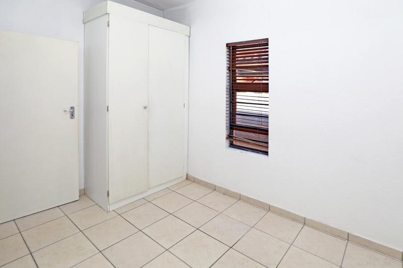 2 Bedroom Property for Sale in Ruimsig Gauteng