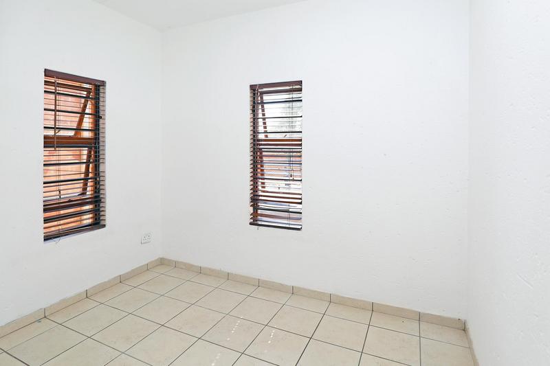 2 Bedroom Property for Sale in Ruimsig Gauteng