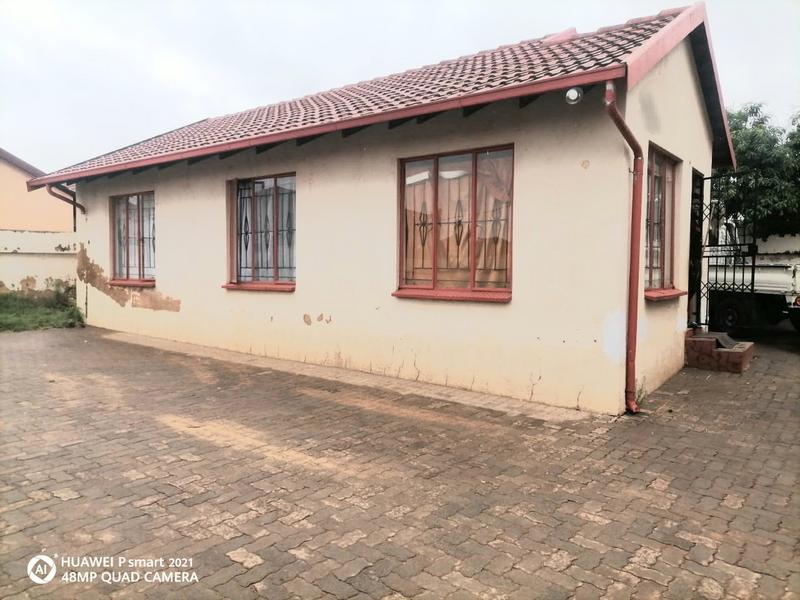 3 Bedroom Property for Sale in Clayville Gauteng