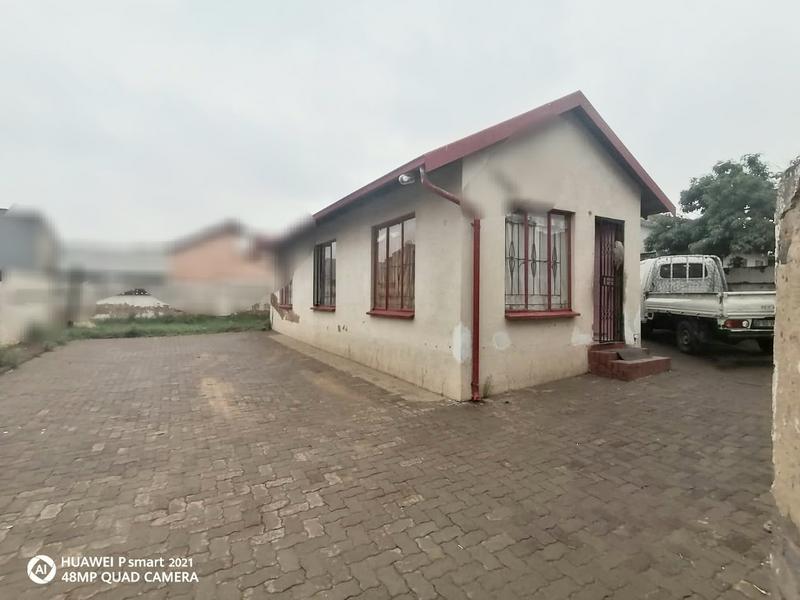 3 Bedroom Property for Sale in Clayville Gauteng