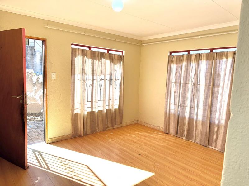 3 Bedroom Property for Sale in Clayville Gauteng