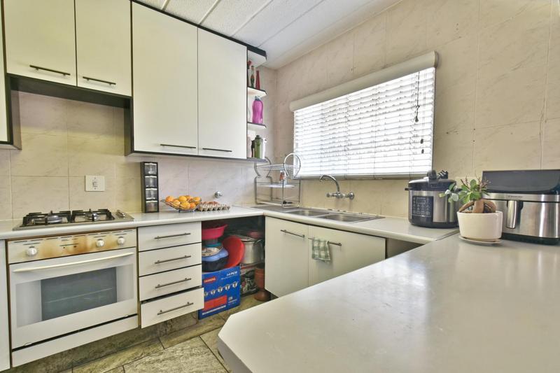 2 Bedroom Property for Sale in Bassonia Gauteng