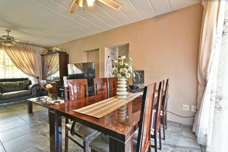 2 Bedroom Property for Sale in Bassonia Gauteng