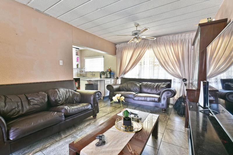 2 Bedroom Property for Sale in Bassonia Gauteng