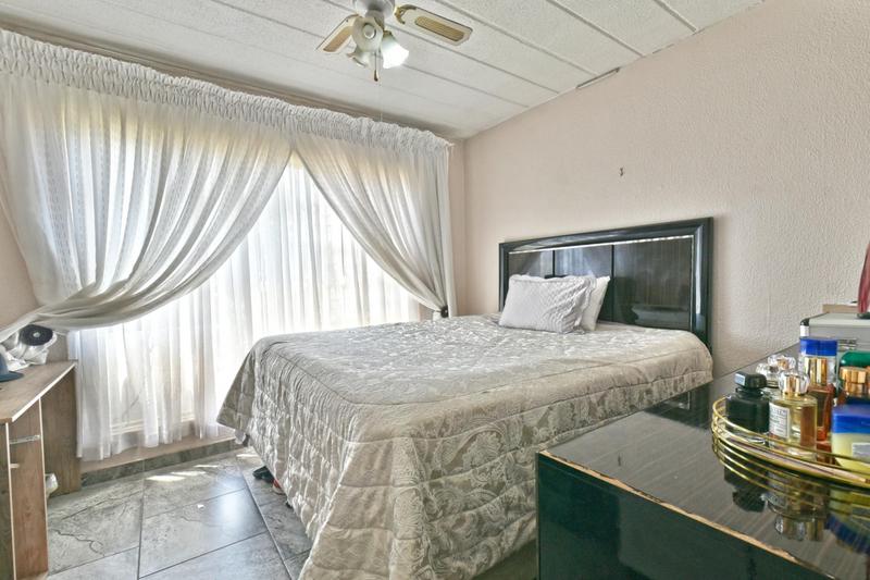 2 Bedroom Property for Sale in Bassonia Gauteng