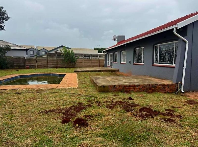 To Let 4 Bedroom Property for Rent in Birchleigh Gauteng