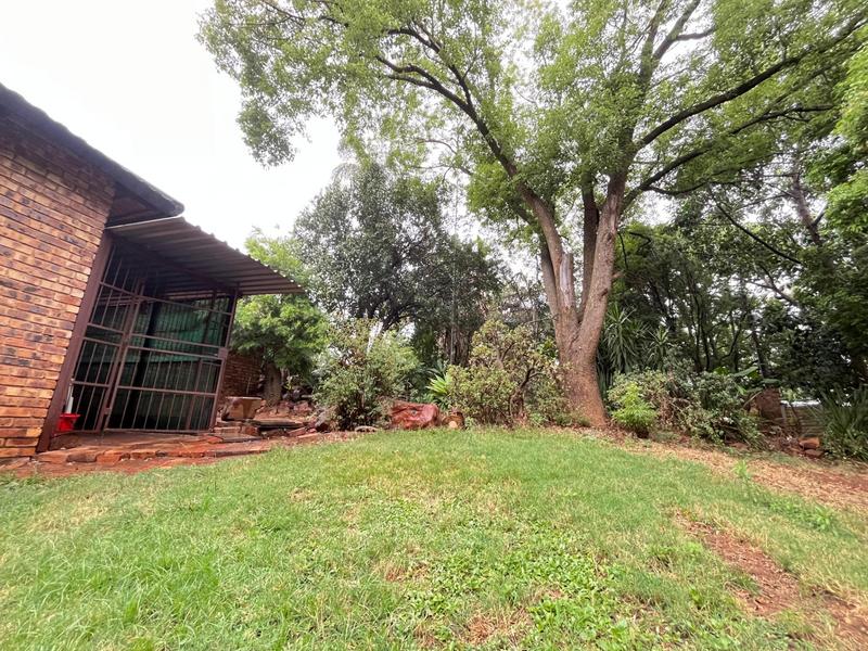 5 Bedroom Property for Sale in Moreleta Park Gauteng