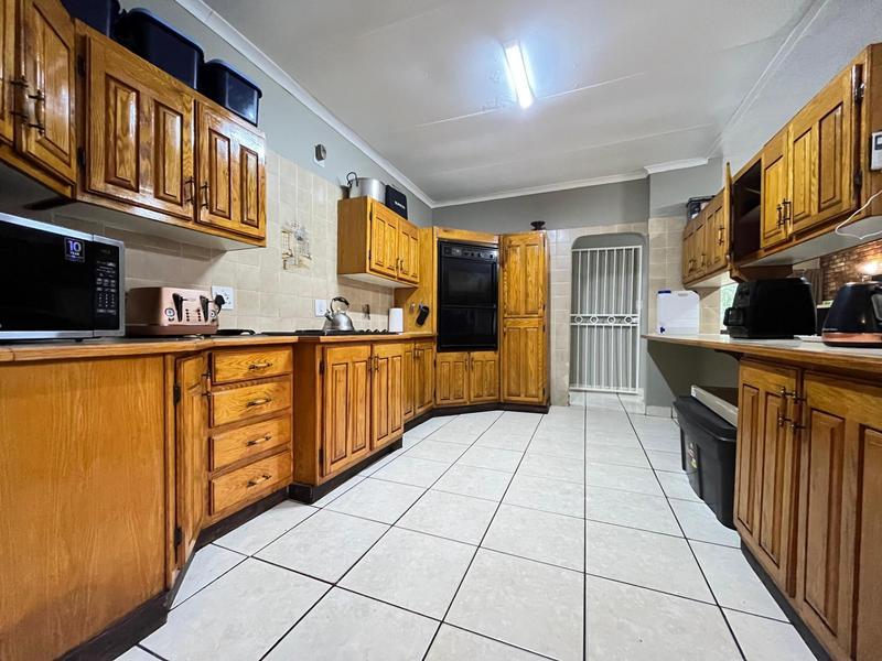 5 Bedroom Property for Sale in Moreleta Park Gauteng