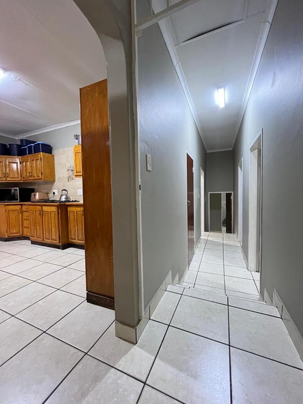 5 Bedroom Property for Sale in Moreleta Park Gauteng