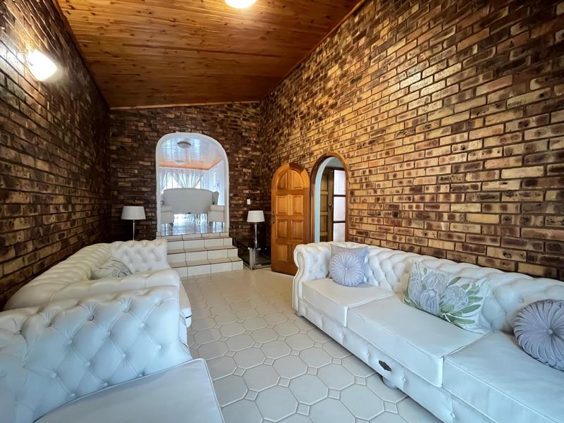 5 Bedroom Property for Sale in Moreleta Park Gauteng