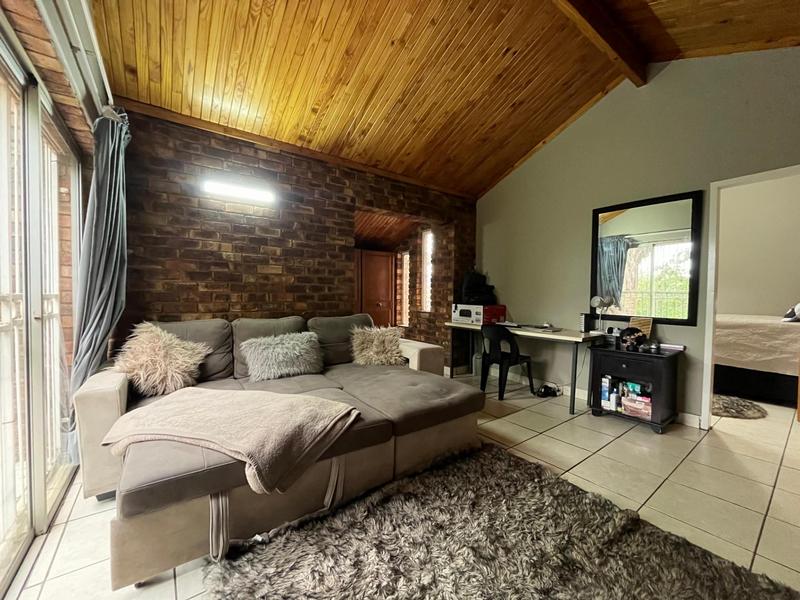 5 Bedroom Property for Sale in Moreleta Park Gauteng
