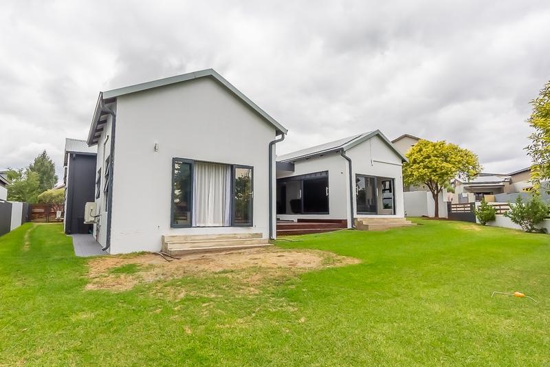 To Let 4 Bedroom Property for Rent in Copperleaf Estate Gauteng