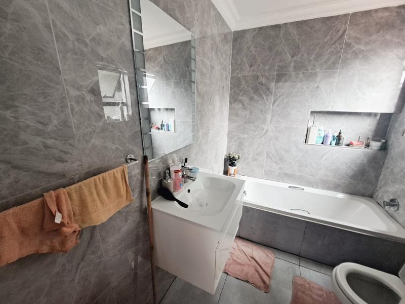3 Bedroom Property for Sale in Heuweloord Gauteng