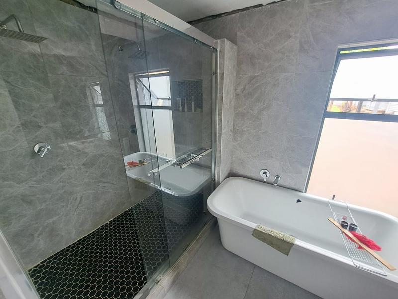 3 Bedroom Property for Sale in Heuweloord Gauteng