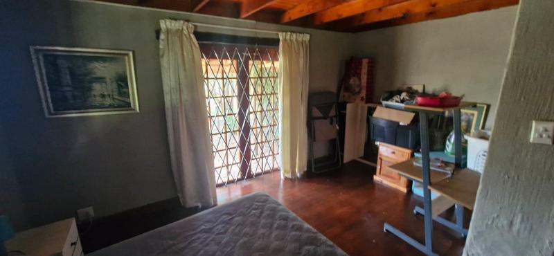 5 Bedroom Property for Sale in Mnandi Gauteng