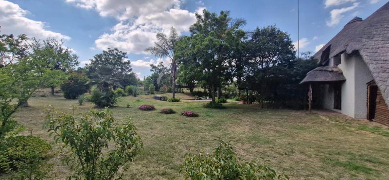 5 Bedroom Property for Sale in Mnandi Gauteng