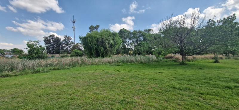 5 Bedroom Property for Sale in Mnandi Gauteng