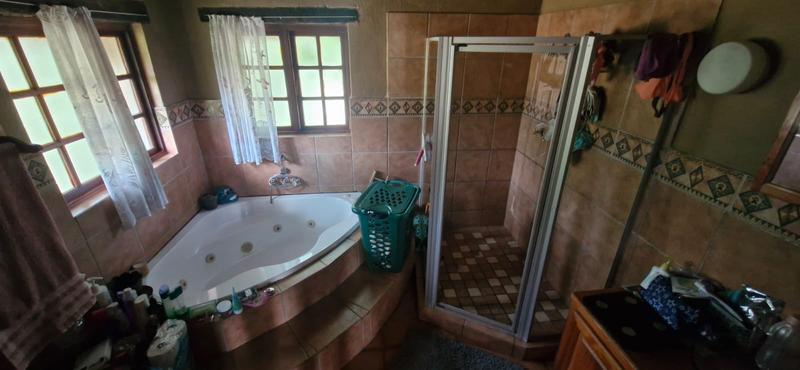 5 Bedroom Property for Sale in Mnandi Gauteng