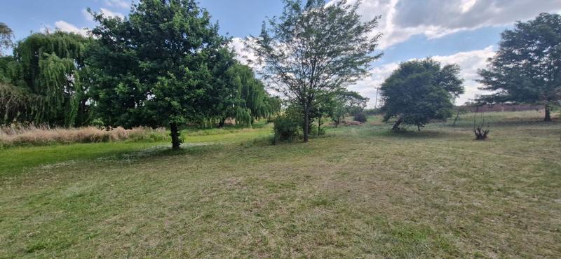5 Bedroom Property for Sale in Mnandi Gauteng