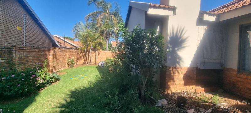 2 Bedroom Property for Sale in Amberfield Gauteng